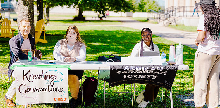 Student clubs fair at MUC